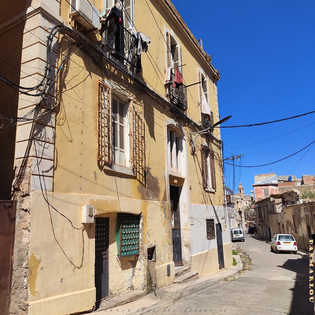 VOYAGE 20230926_120402 ORAN RUE DU VIEUX CHATEAU.jpg